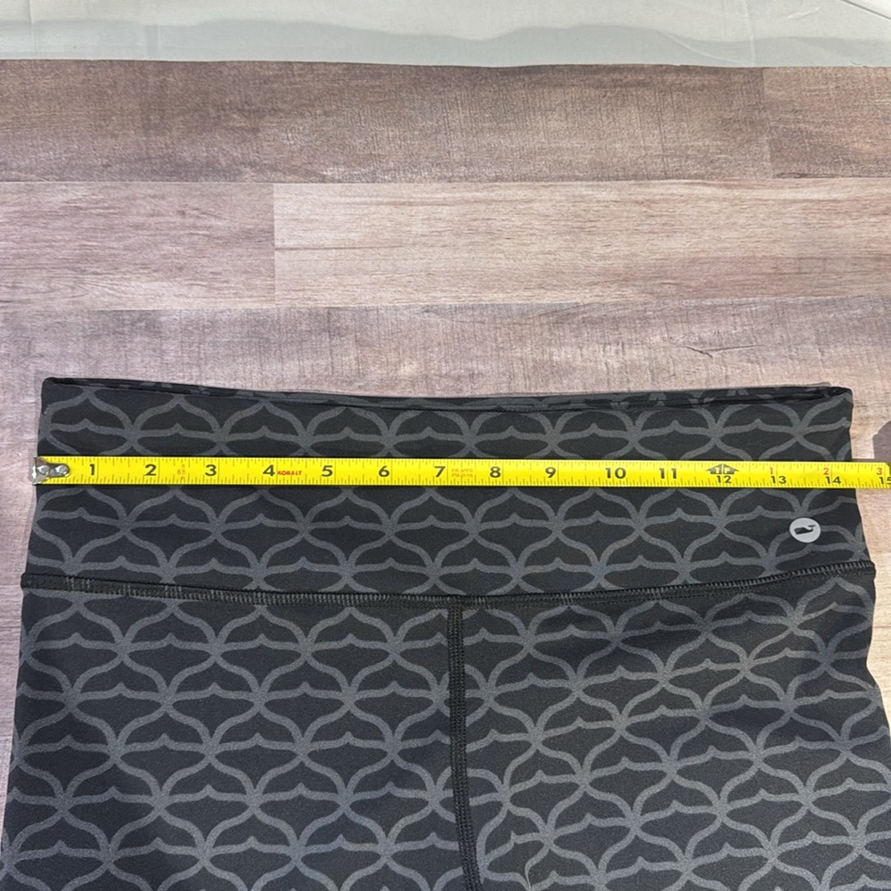 Medium Vineyard Vines Performance Capri Legging - image 7